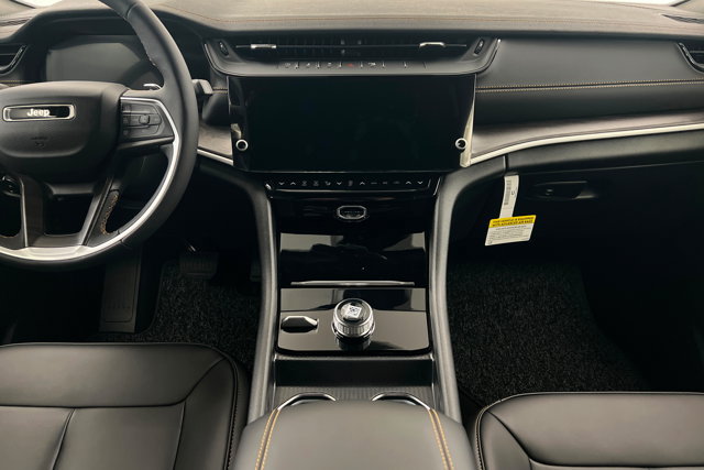 New 2026 Jeep Grand Cherokee Limited AWD/4WD image 13