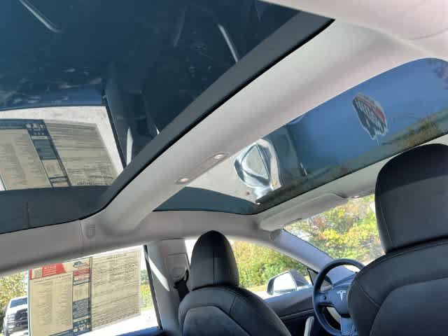 Used 2020 Tesla Model 3 Standard Range RWD image 18