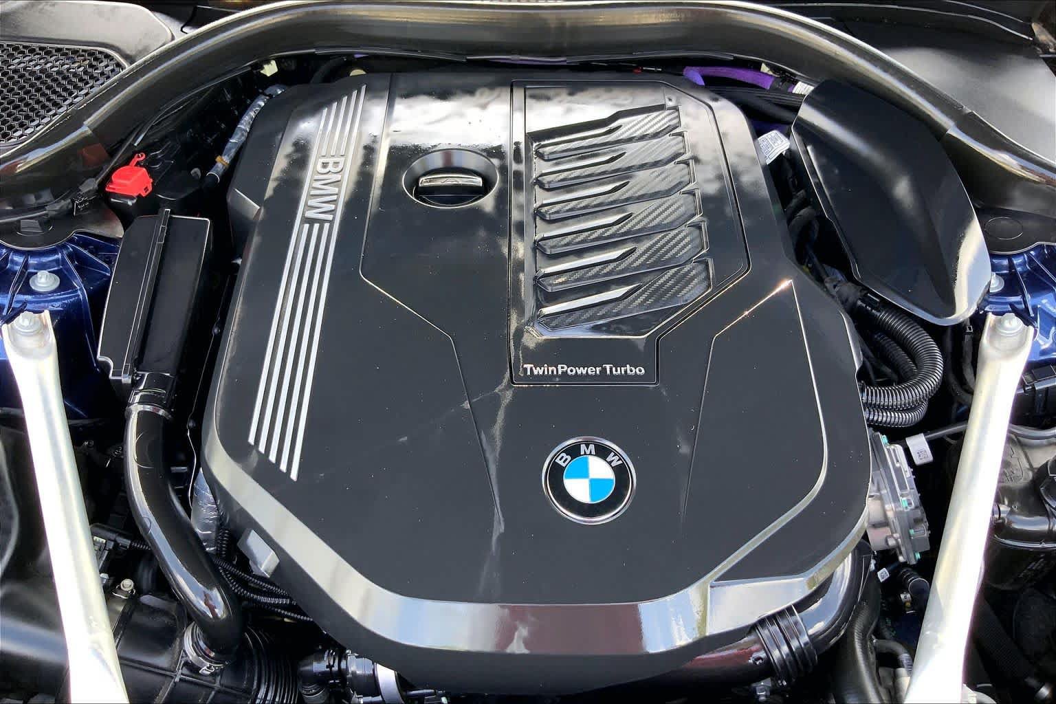 Used 2023 BMW 540i w/ M Sport Package RWD image 32