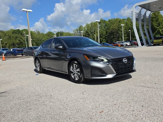 Certified 2025 Nissan Altima 2.5 S FWD image 2