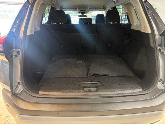 Used 2023 Nissan Rogue S FWD image 9