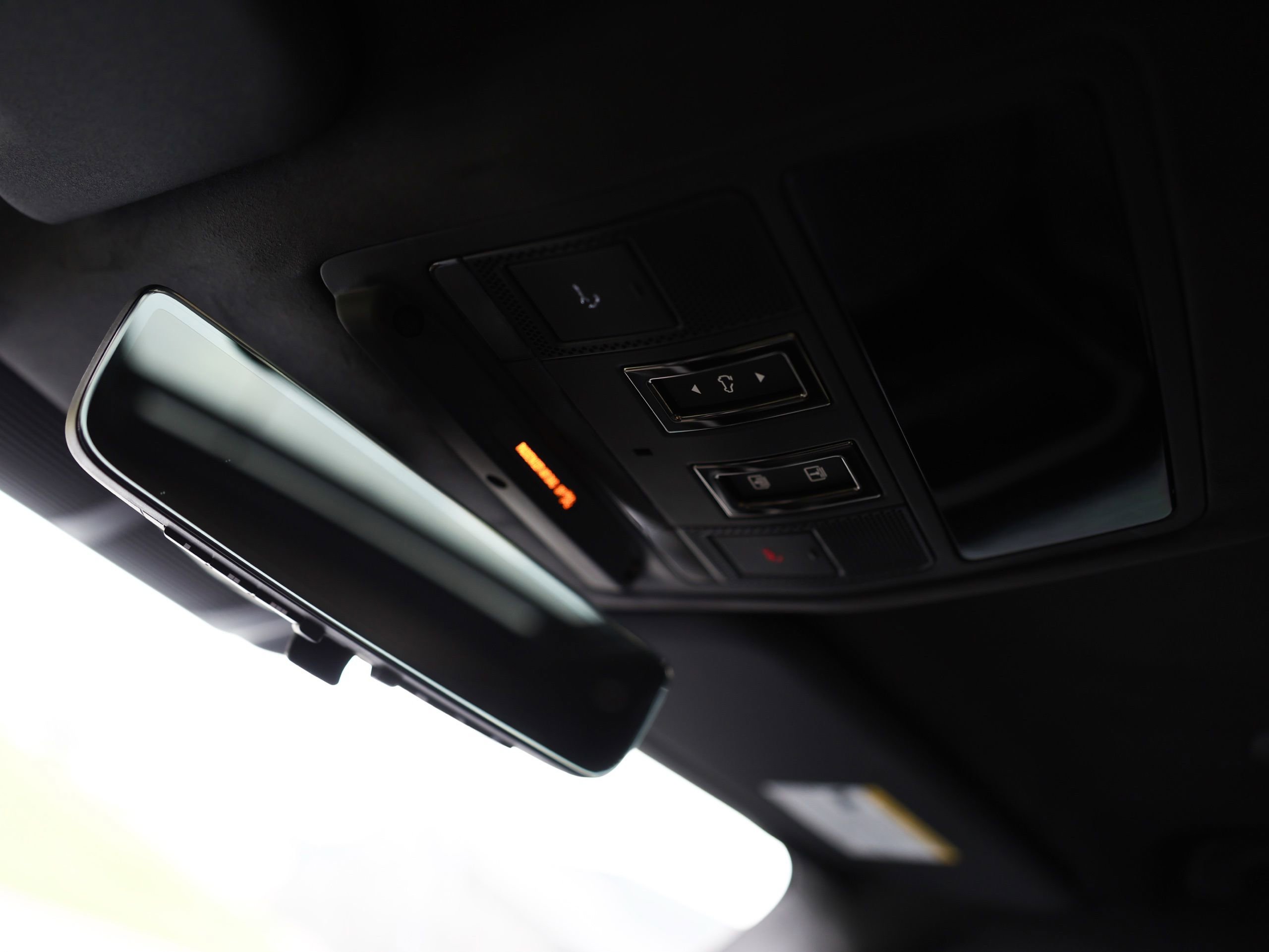 Used 2026 Land Rover Defender 110 image 12