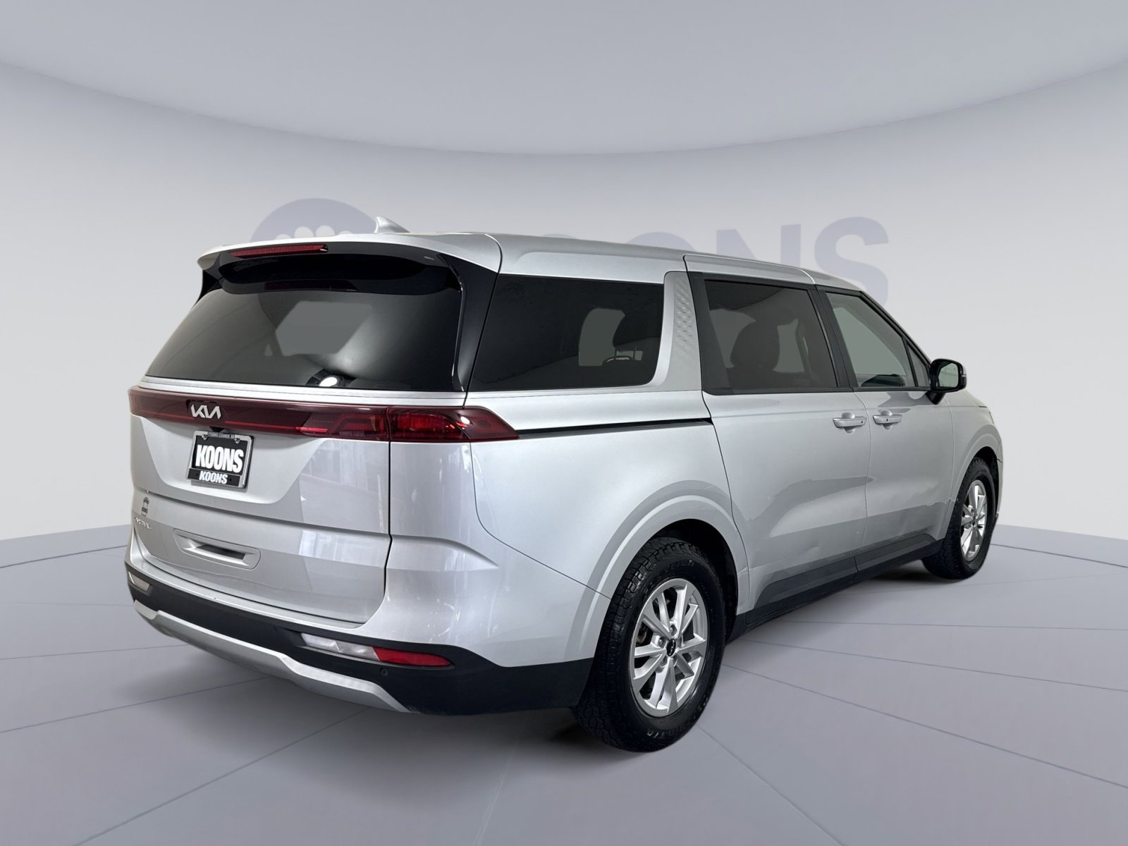 Used 2023 Kia Carnival LX image 7