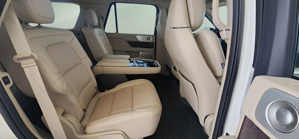 Used 2020 Lincoln Navigator Reserve w/ Luxury Package image 29