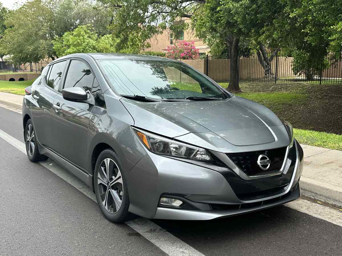 Used 2020 Nissan Leaf SV w/ SV All Weather Package FWD image 2