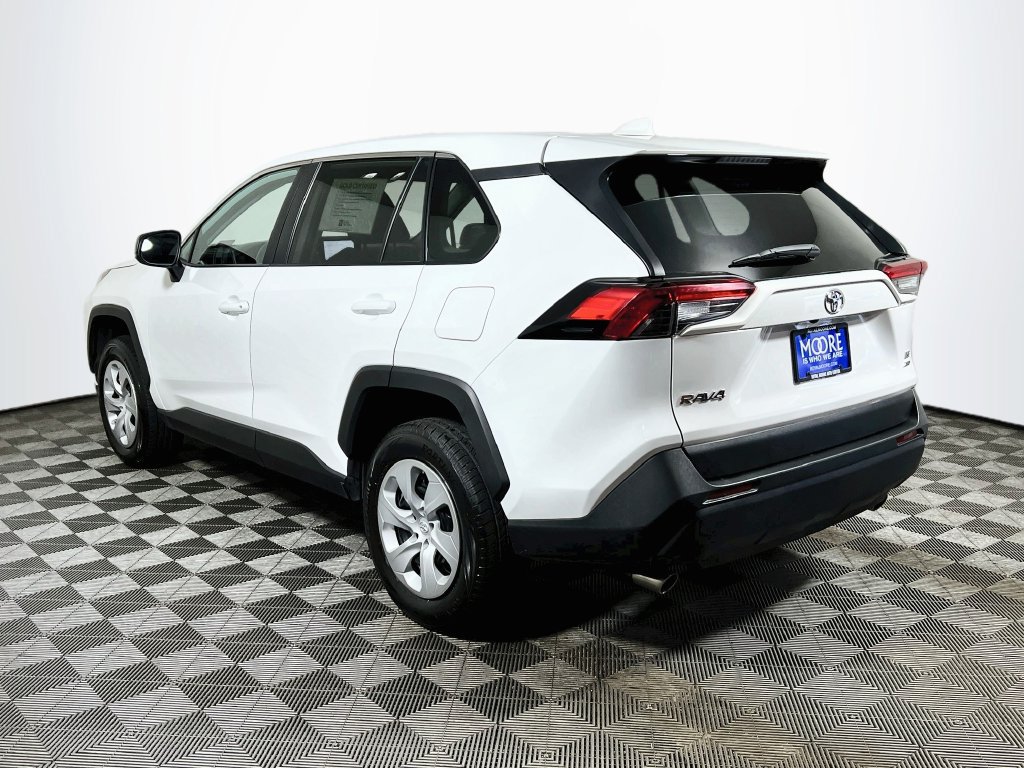 Certified 2024 Toyota RAV4 LE AWD/4WD image 5