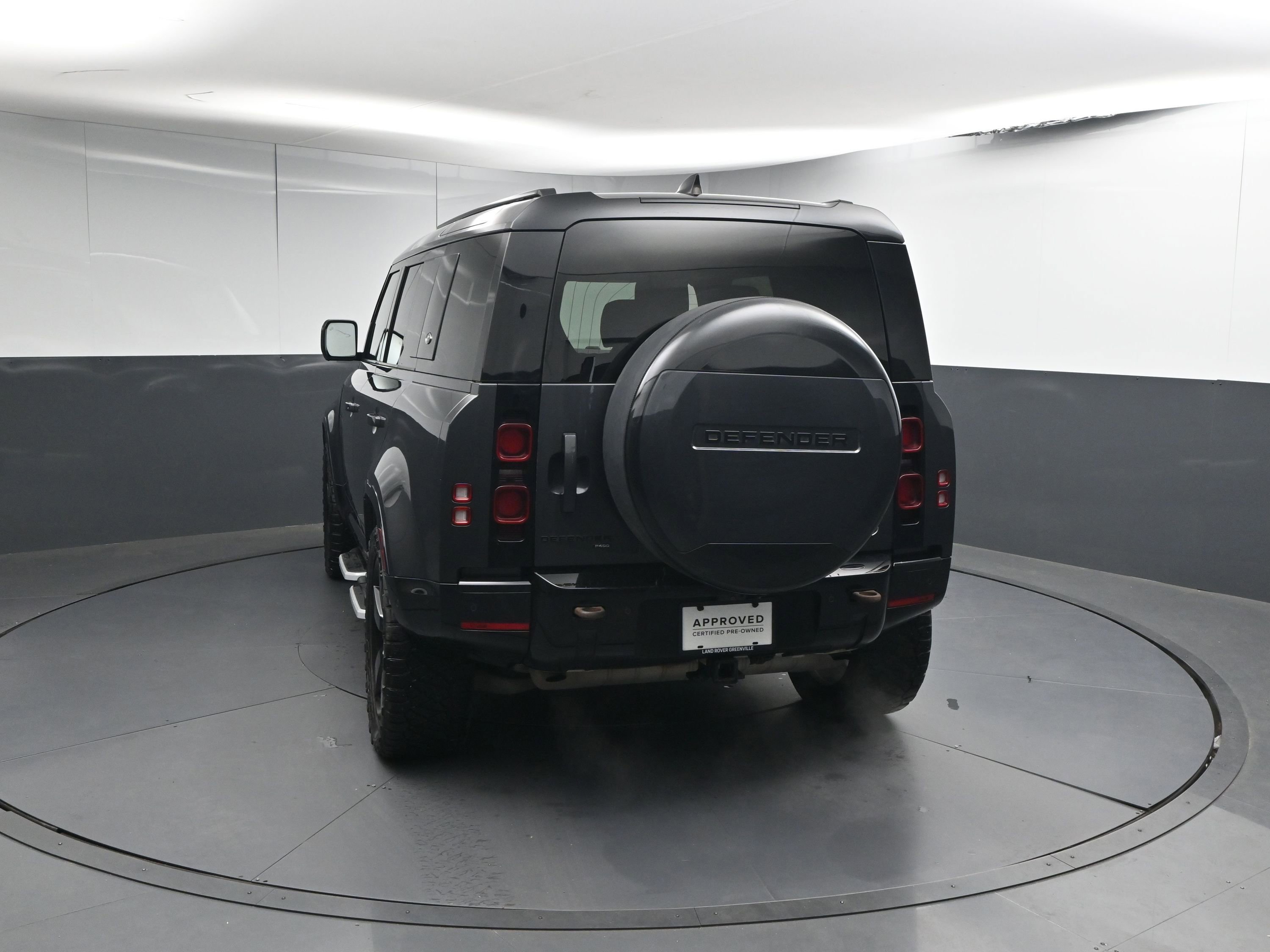 Used 2023 Land Rover Defender 110 X-Dynamic SE image 24