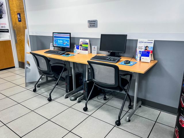 Used 2023 Nissan Rogue SV image 16