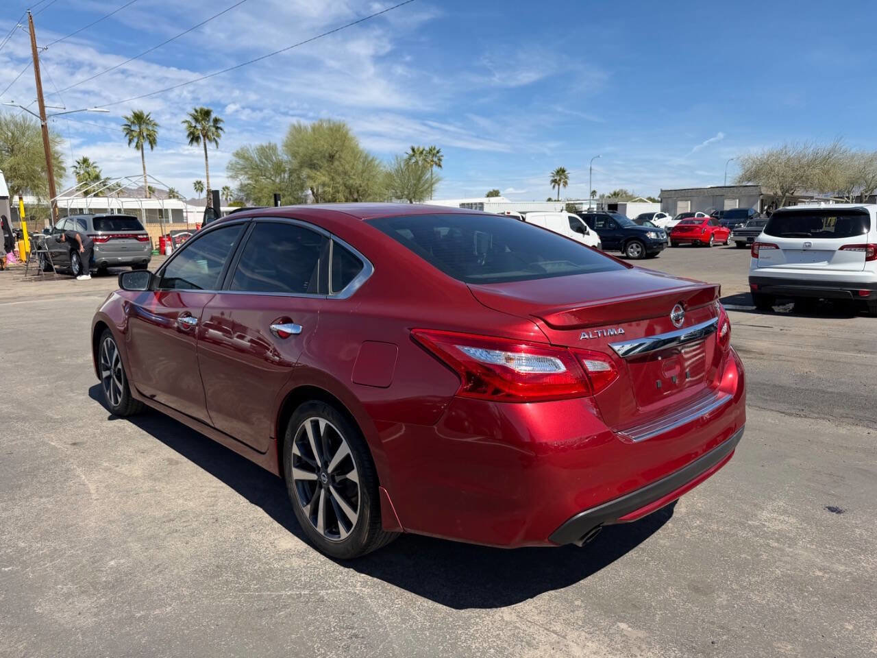 Used 2016 Nissan Altima 2.5 SR w/ LED Appearance Package image 6