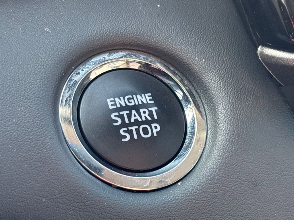 Used 2023 Toyota Highlander LE image 31