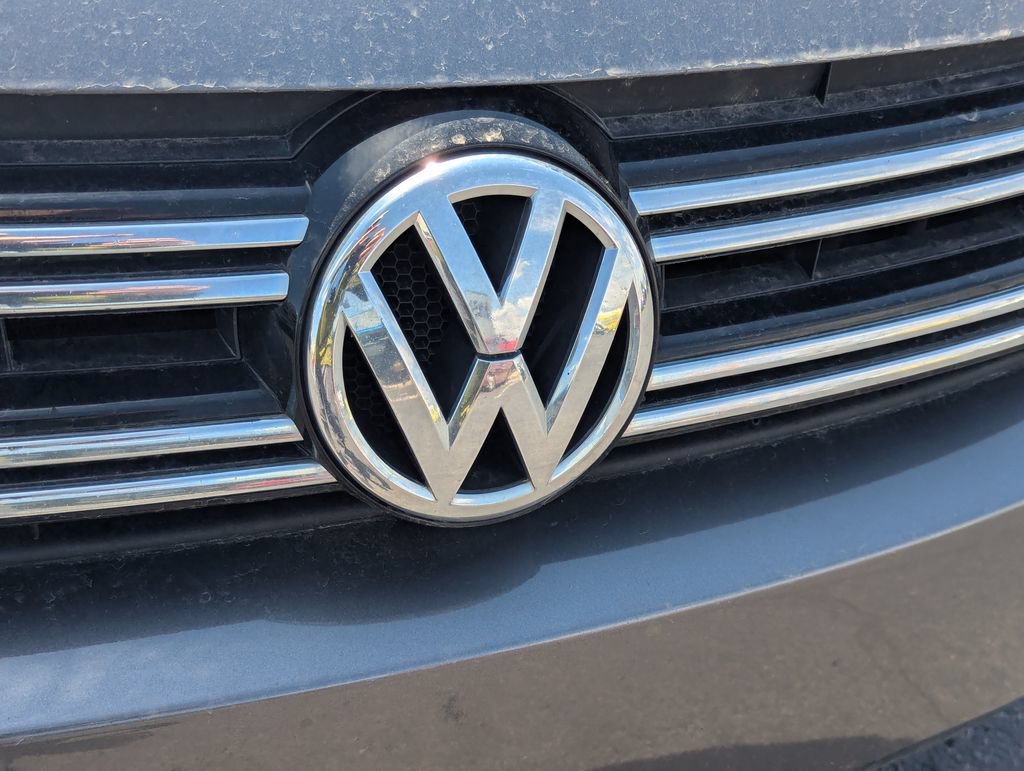 Used 2017 Volkswagen Tiguan S AWD/4WD image 11