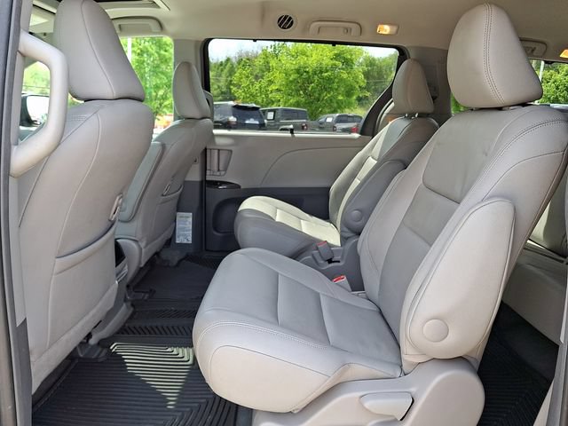 Used 2017 Toyota Sienna XLE AWD/4WD image 10