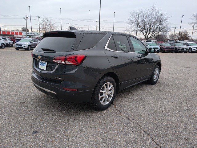 Used 2023 Chevrolet Equinox LT w/ Driver Convenience Package image 5