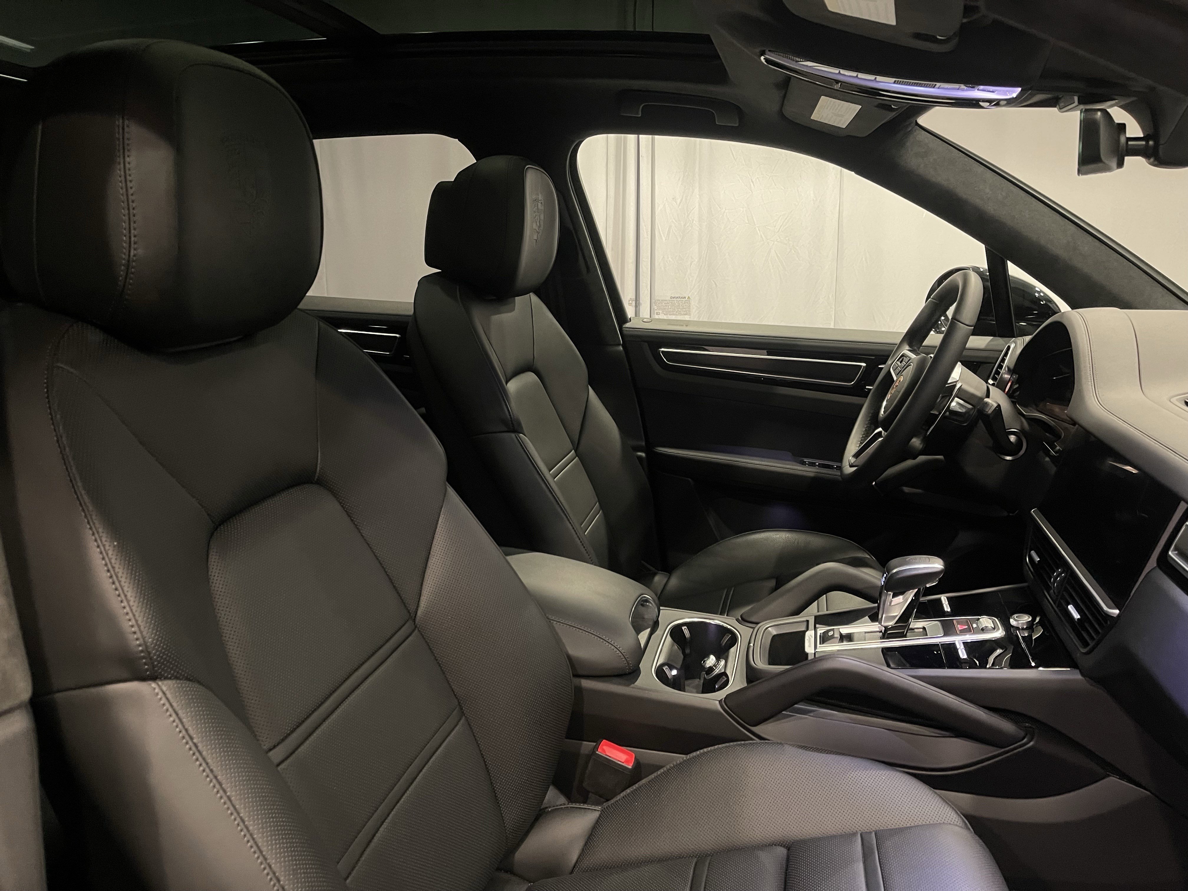 Used 2023 Porsche Cayenne GTS image 16