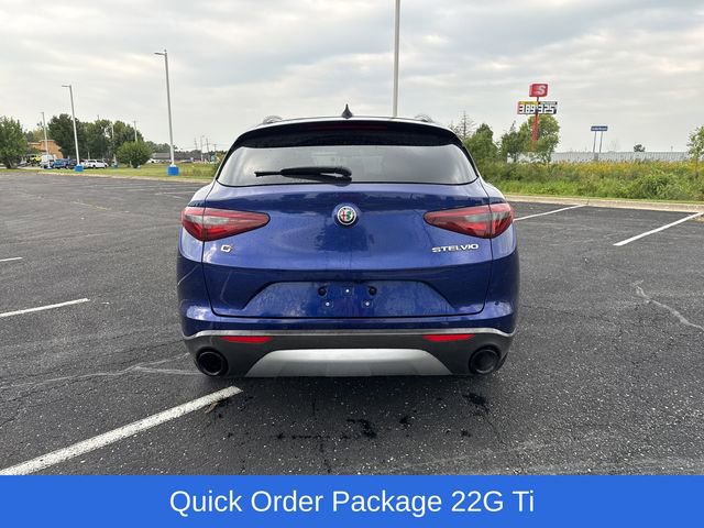 Used 2022 Alfa Romeo Stelvio Ti image 4