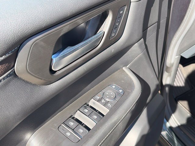 Used 2025 Nissan Armada SL AWD/4WD image 15