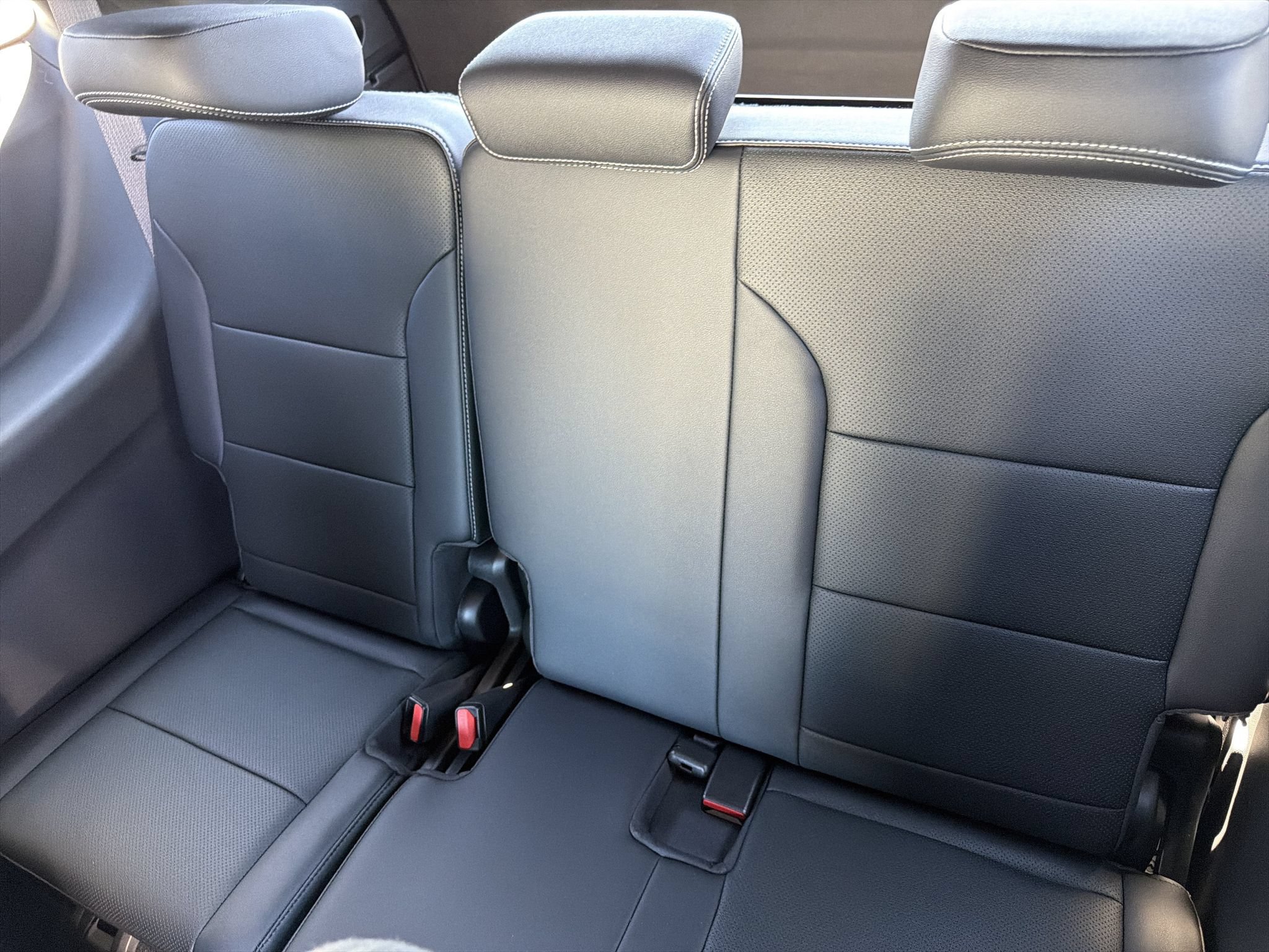 New 2027 Chevrolet Traverse LT w/ Midnight/Sport Edition FWD image 18