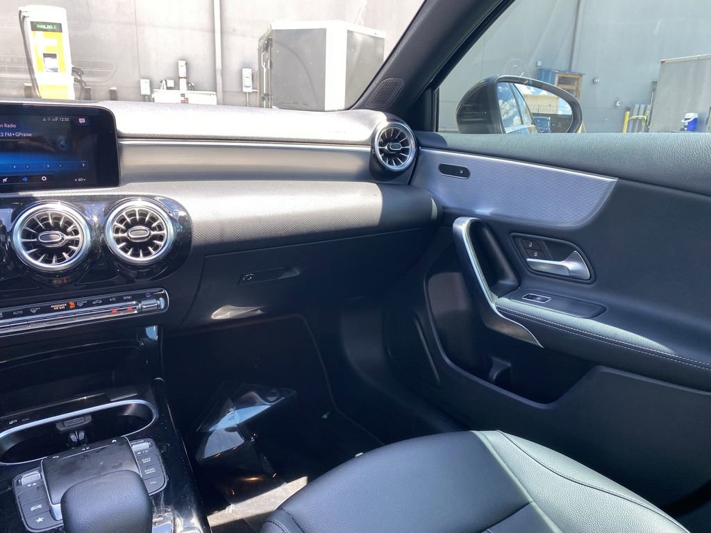 Used 2022 Mercedes-Benz A 220 image 4