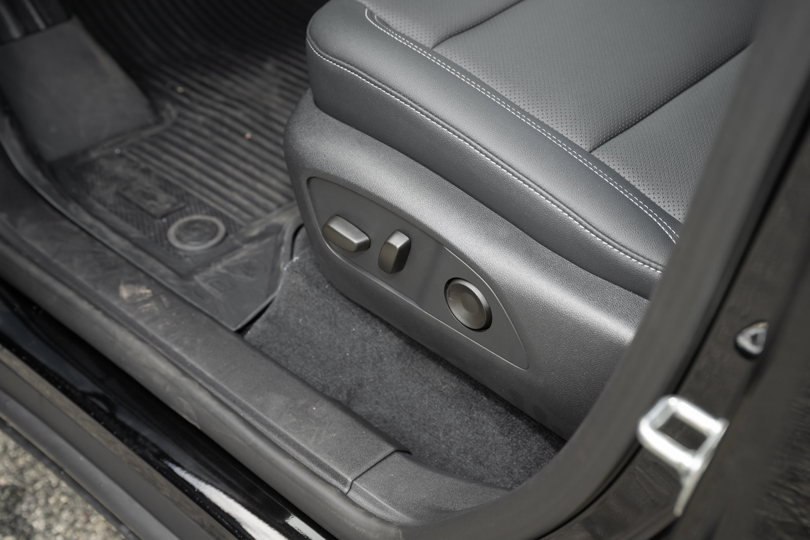 New 2026 Chevrolet Traverse LT w/ Driver Confidence Package image 15