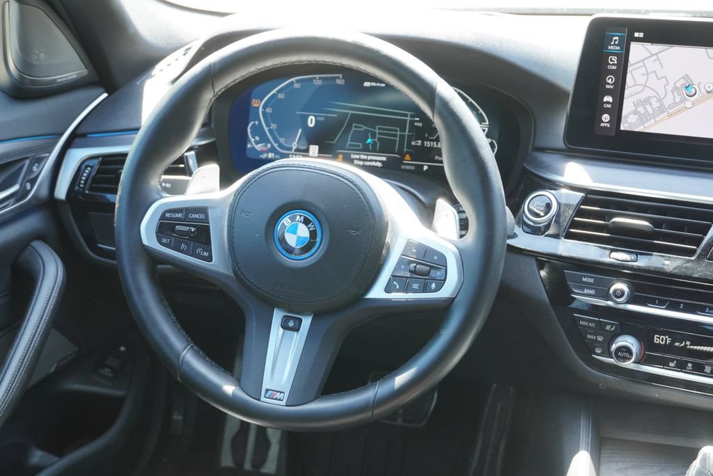 Used 2022 BMW 530e w/ Premium Package RWD image 14