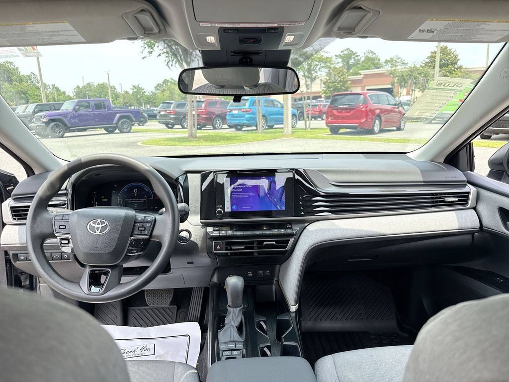 Used 2025 Toyota Camry LE FWD image 27