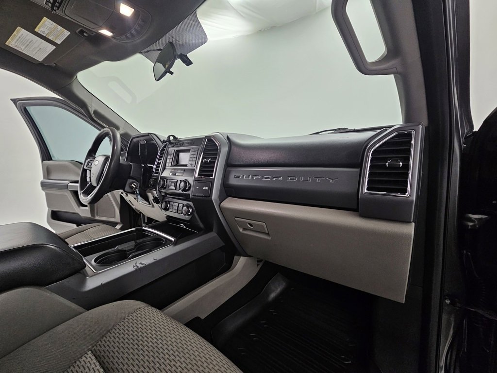 Used 2017 Ford F250 XLT w/ XLT Value Package image 9