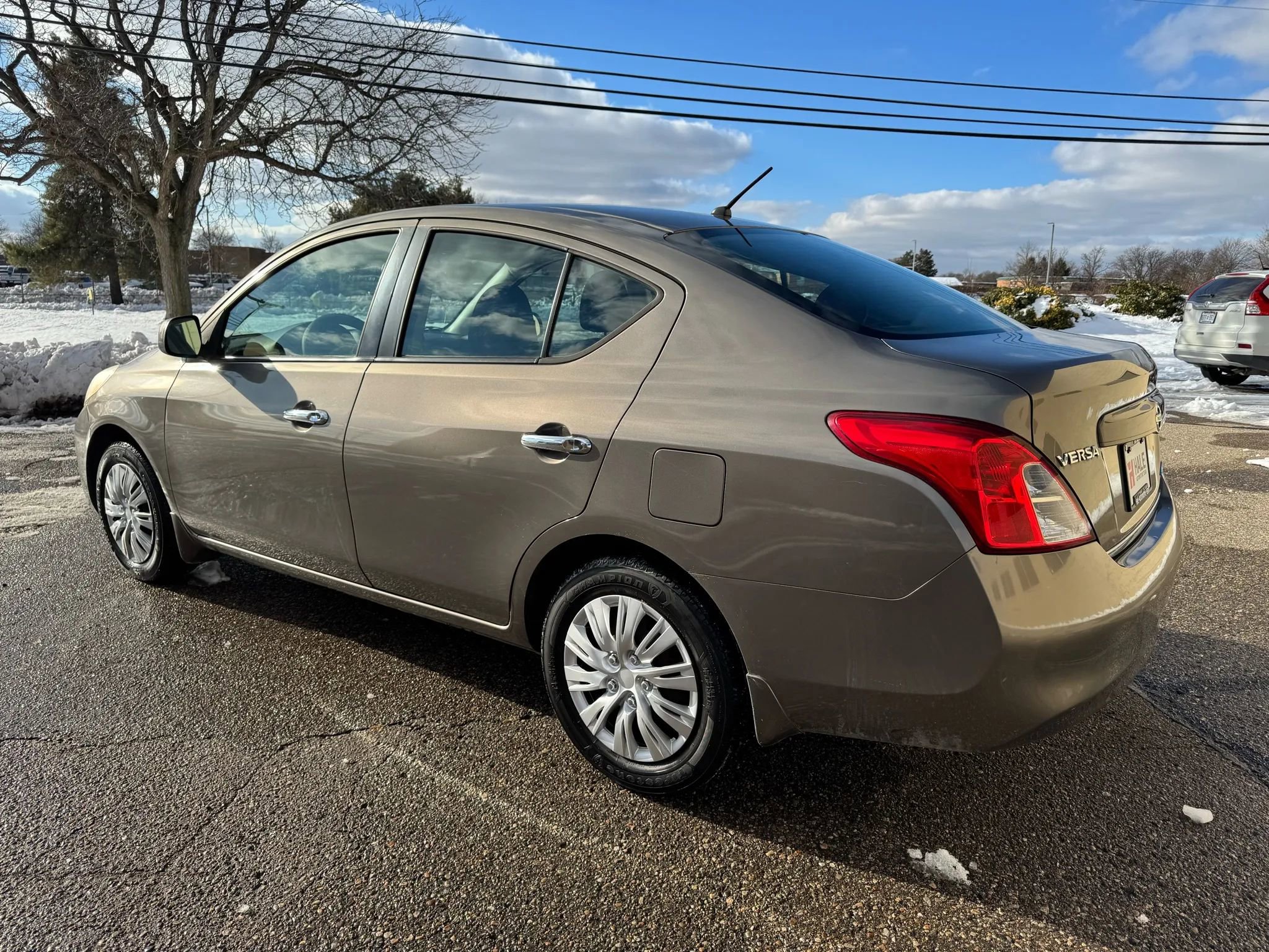 Used 2012 Nissan Versa SV w/ Convenience Pkg image 6