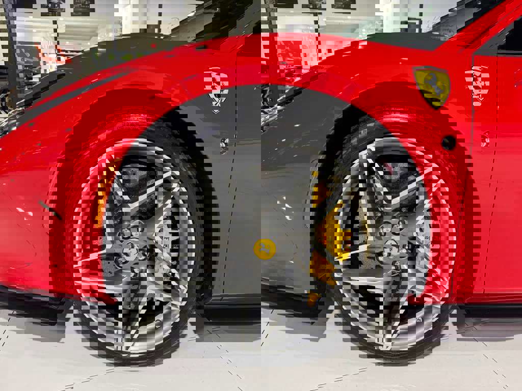 Used 2022 Ferrari F8 Tributo image 45