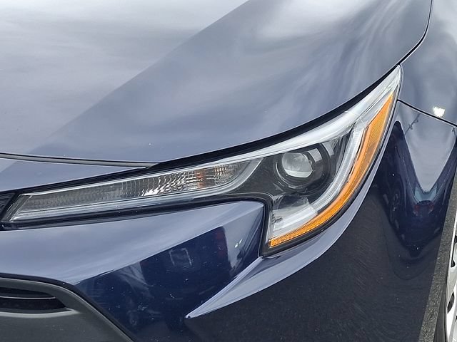 Used 2025 Toyota Corolla LE FWD image 9