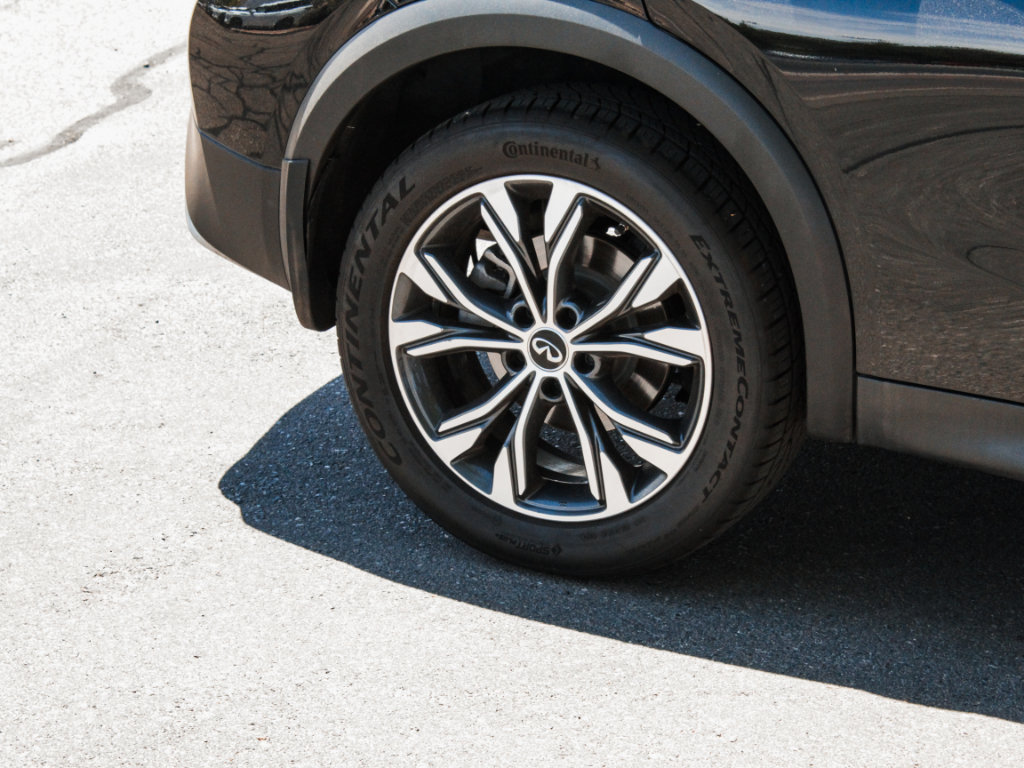 Used 2019 INFINITI QX30 AWD w/ Navigation Package image 4