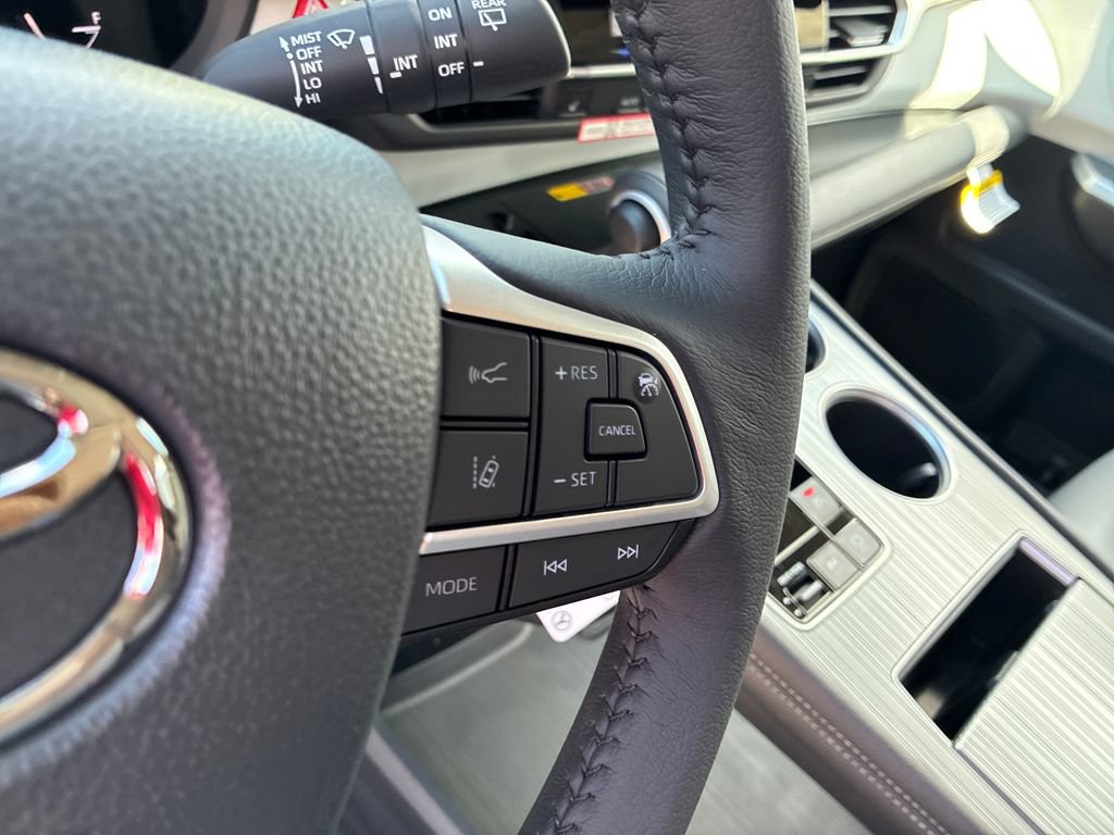New 2026 Toyota Sienna XLE FWD image 27