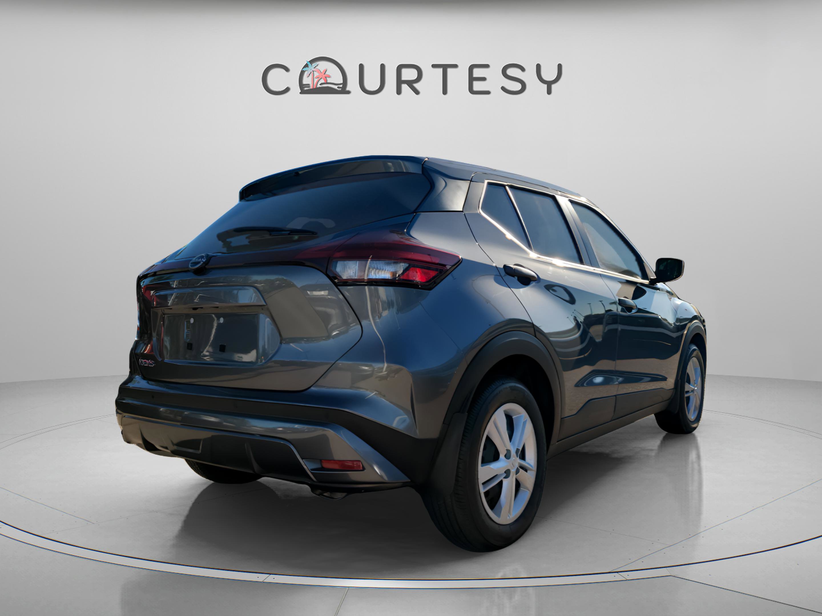 Certified 2025 Nissan Kicks Play S image 5