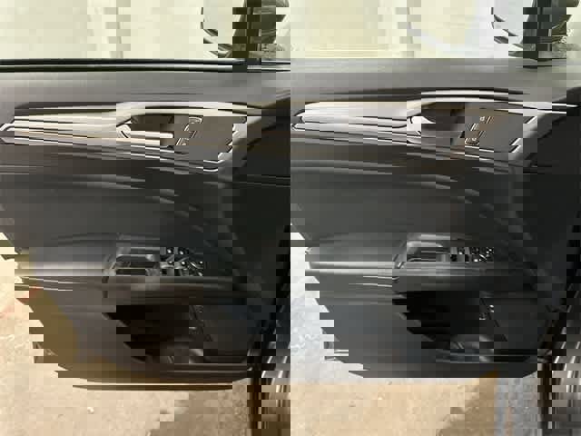 Used 2019 Ford Fusion SE image 18