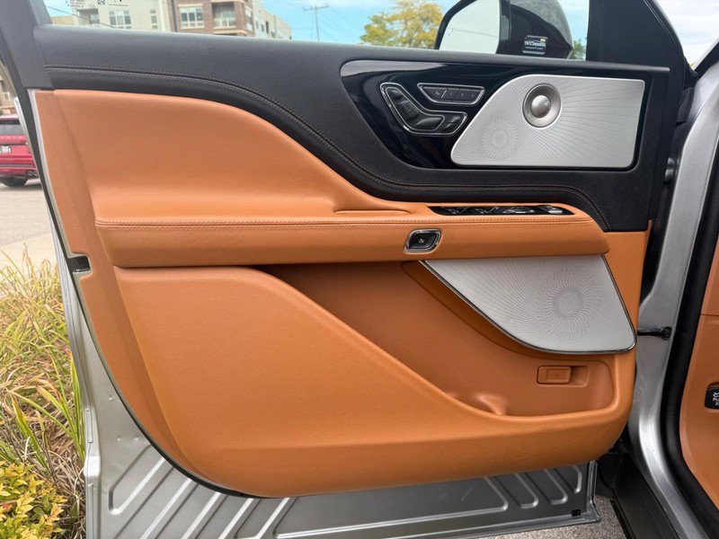 Used 2023 Lincoln Aviator Black Label image 21