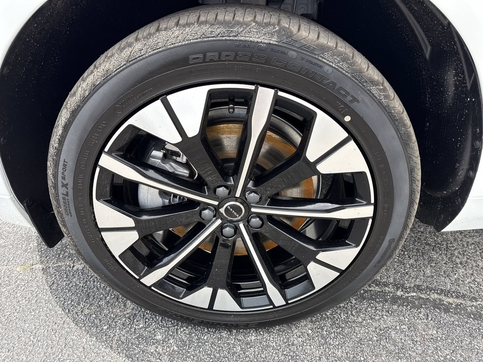 New 2026 Volvo XC60 T8 Plus w/ Protection Package Premier AWD/4WD image 9