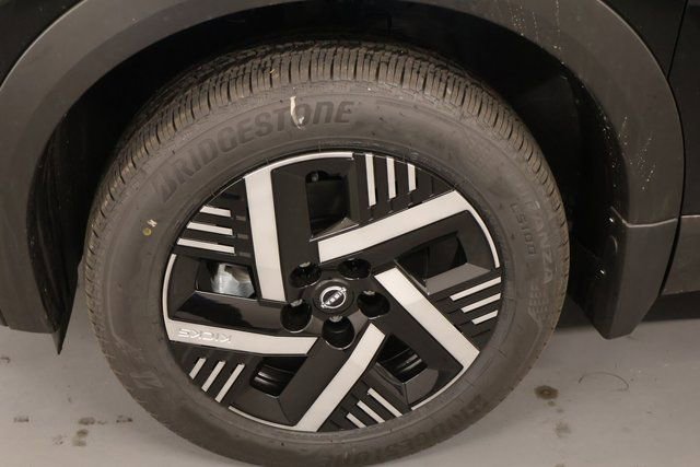 New 2026 Nissan Kicks SV w/ Cold Weather Package FWD image 7