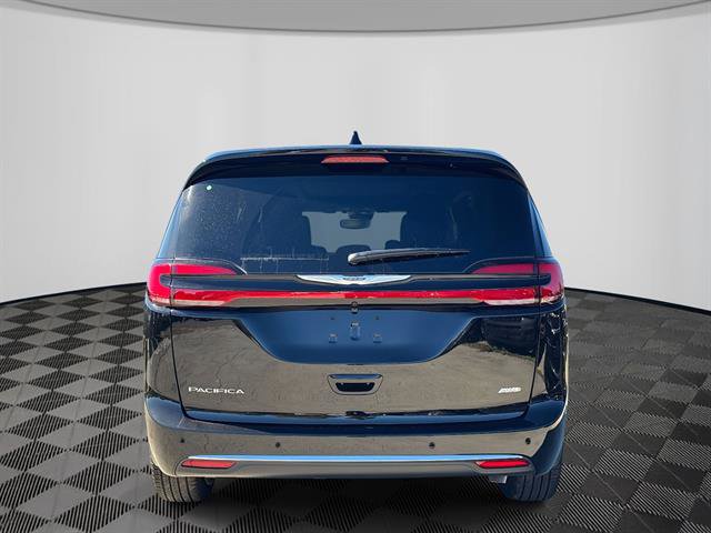 New 2026 Chrysler Pacifica Select image 3