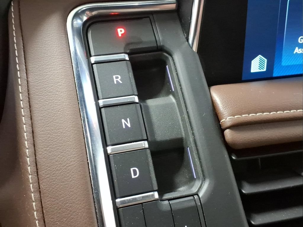 Used 2022 Chevrolet Suburban High Country w/ LPO, Illumination Package AWD/4WD image 21
