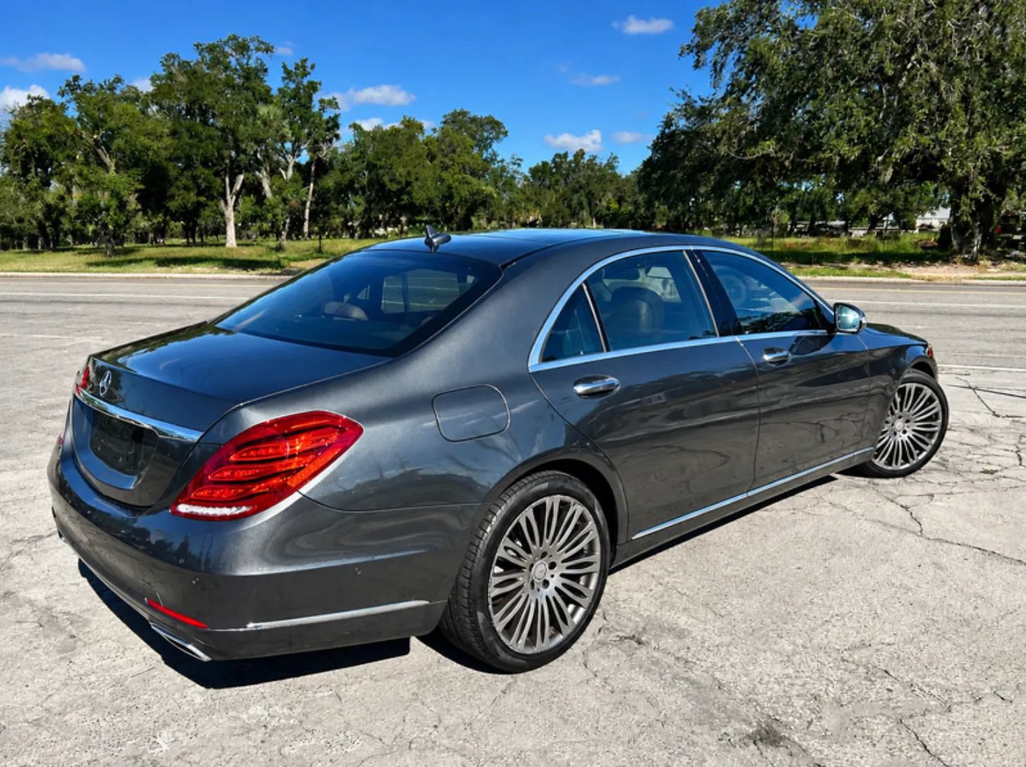 Used 2017 Mercedes-Benz S 550 Sedan w/ Premium Package image 3