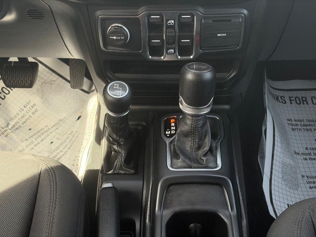 Used 2022 Jeep Wrangler Unlimited Sport AWD/4WD image 15