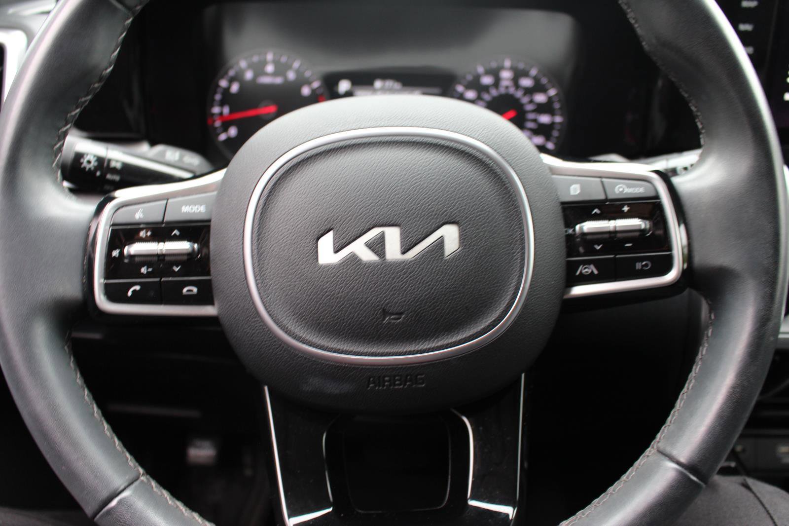 Certified 2023 Kia Sorento S w/ Panoramic Sunroof Package image 17