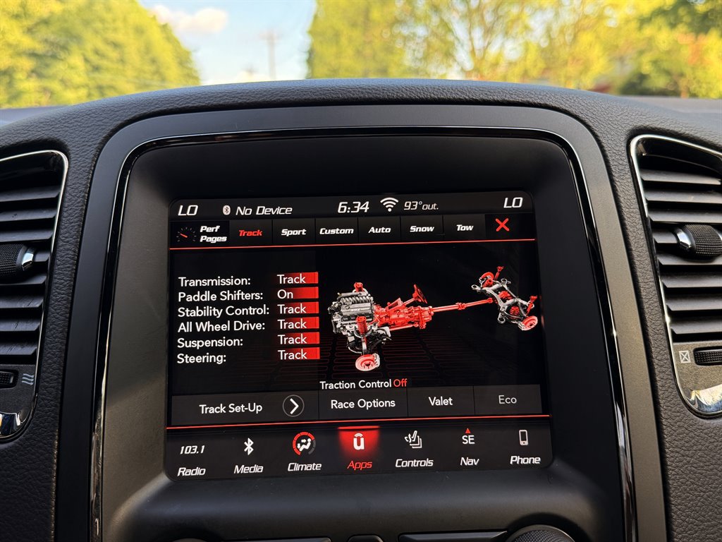 Used 2018 Dodge Durango SRT w/ Technology Group AWD/4WD image 24