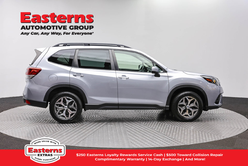 Used 2022 Subaru Forester Premium AWD/4WD image 5