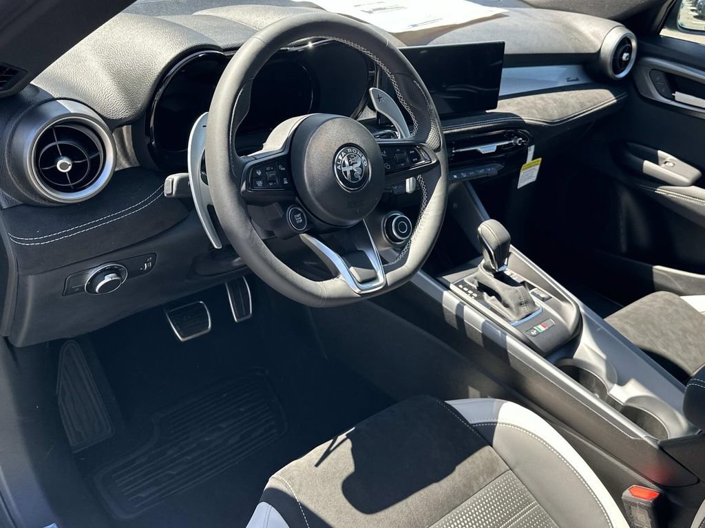 New 2026 Alfa Romeo Tonale w/ Active Assist Package AWD/4WD image 2