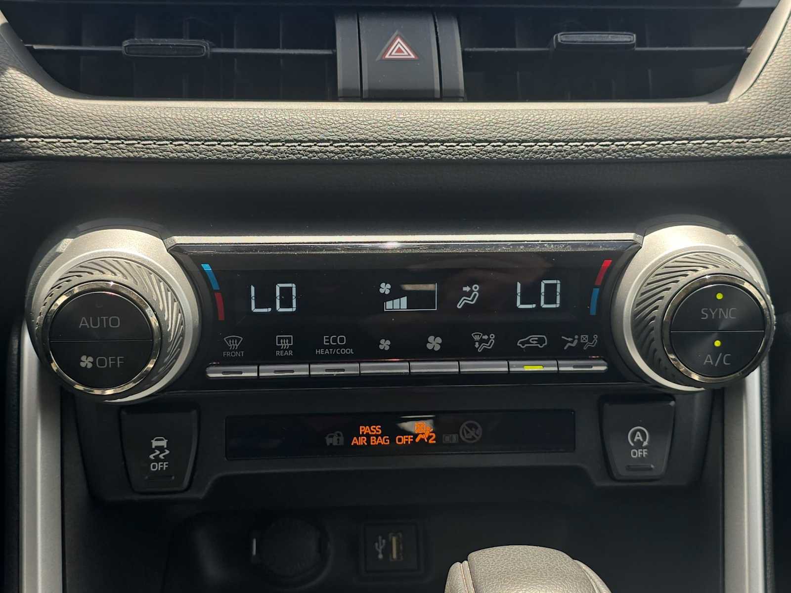 Used 2023 Toyota RAV4 XLE AWD/4WD image 17