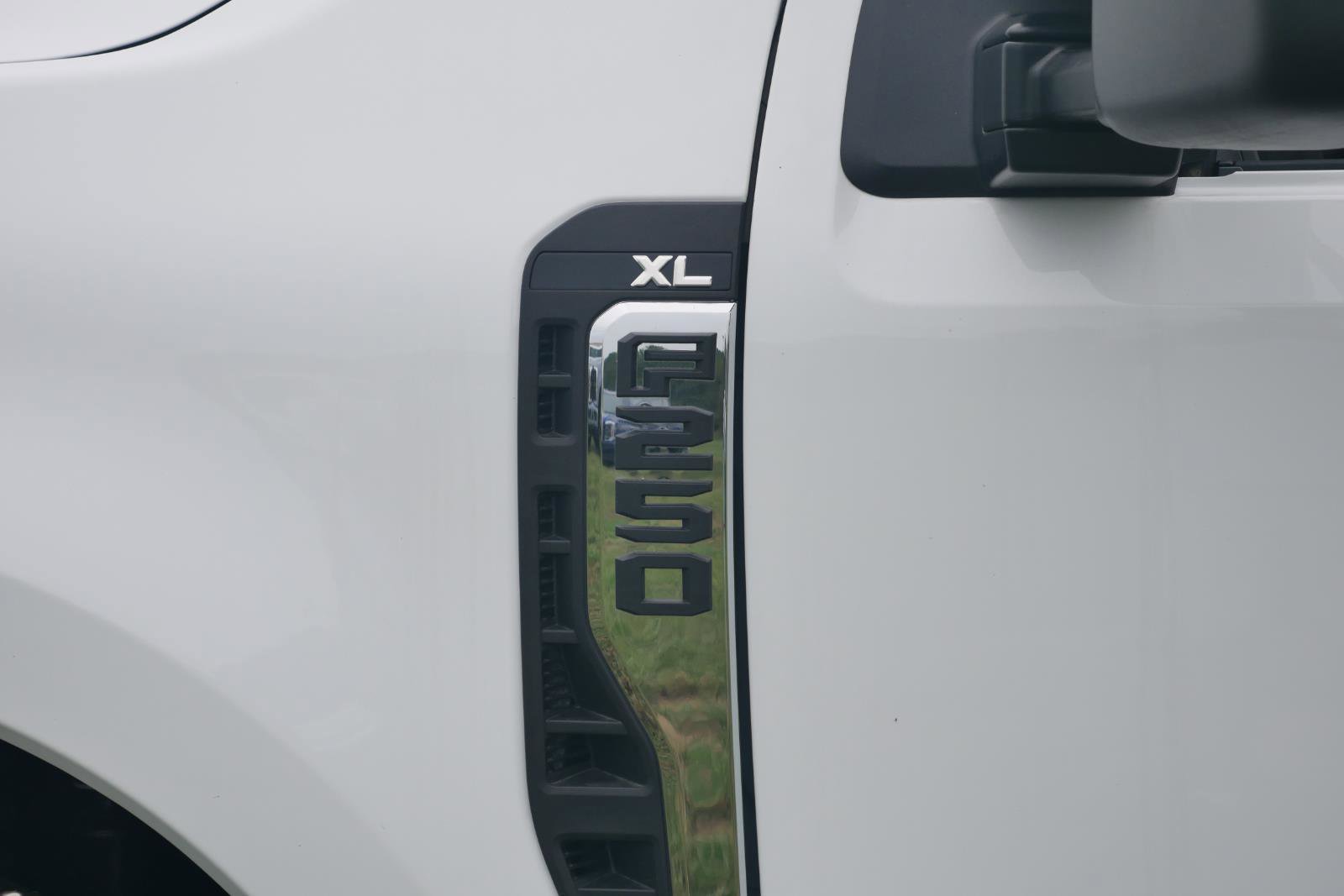 New 2025 Ford F250 XL w/ XL Chrome Package image 47