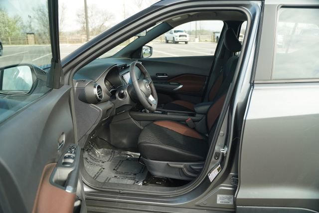 Used 2024 Nissan Kicks SR image 12