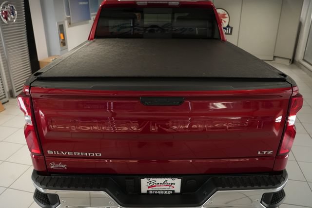 Used 2025 Chevrolet Silverado 1500 LTZ AWD/4WD image 9