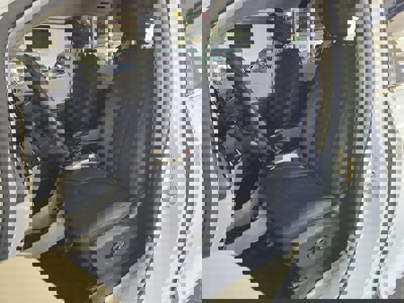 Used 2018 Chrysler Pacifica Touring Plus w/ Tire & Wheel Group image 9