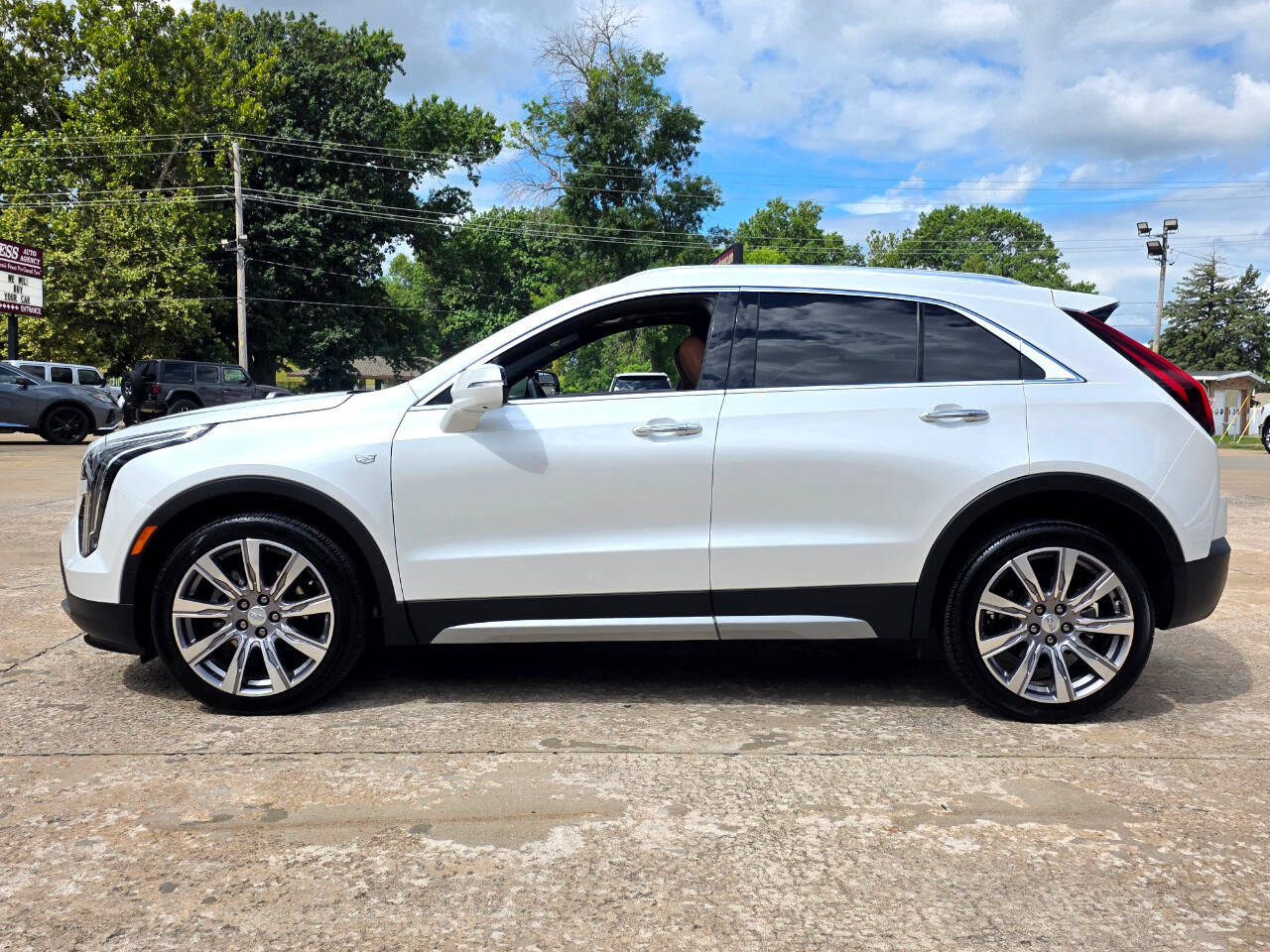 Used 2022 Cadillac XT4 Premium Luxury image 8